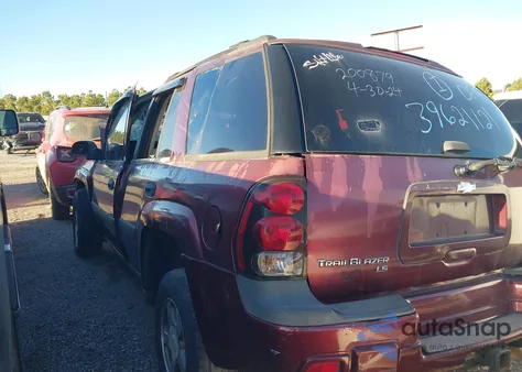 2005 Chevrolet Trailblazer Ls z USA, uszkodzony, nr VIN 1GNDS13S552147156